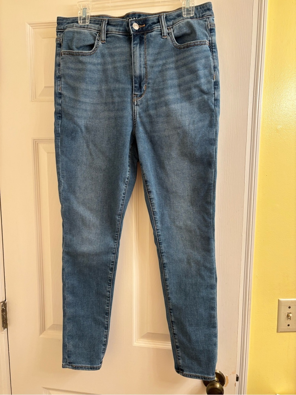 AMERICAN EAGLE Super High Rise Jeggings size women’s 12 short